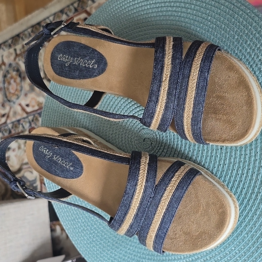 EASY STREET BRAND WOMEN'S "DENIM" BLUE & TAN SANDALS SHOES SIZE 9